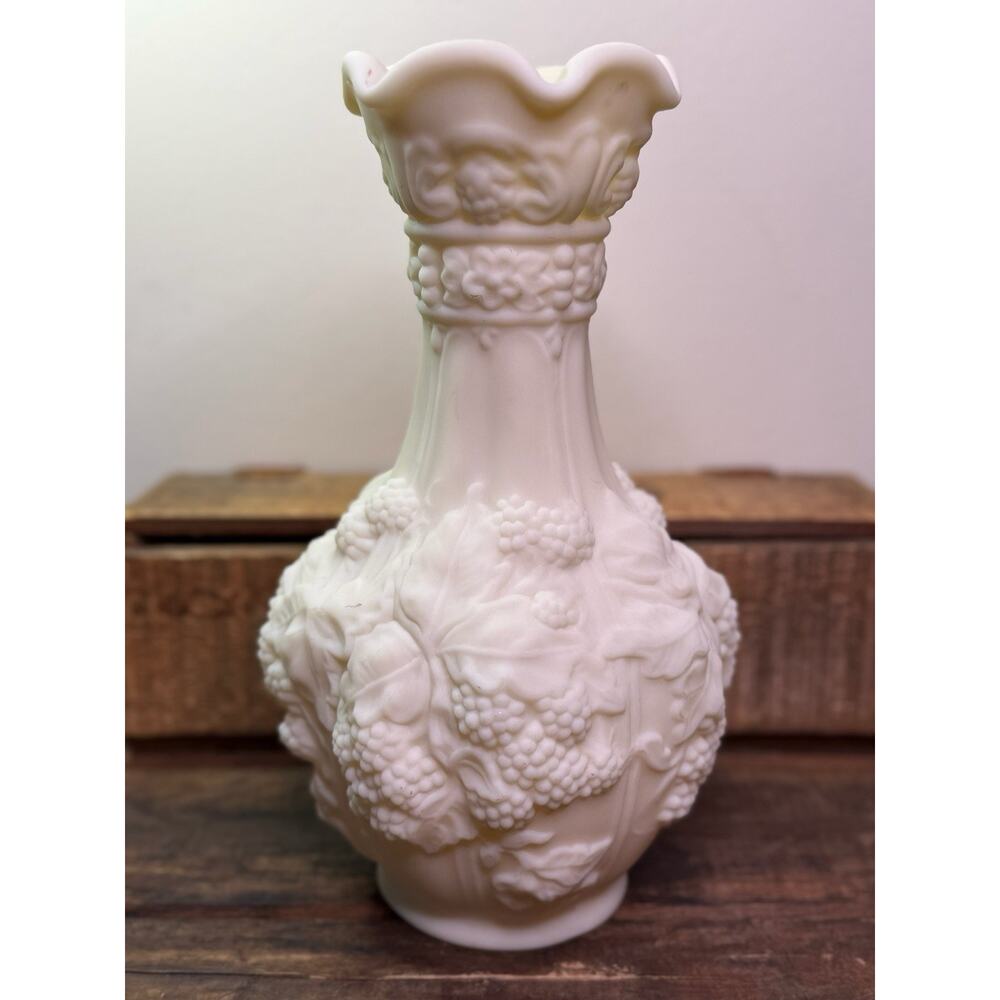 Imperial Glass 10" Ivory Loganberry Vase Grapes Leaves